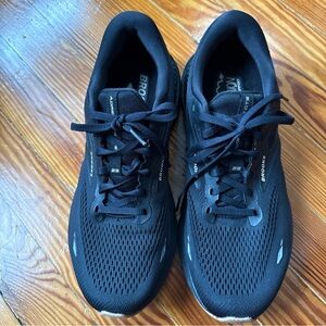 Brooks Black Women's Sneakers